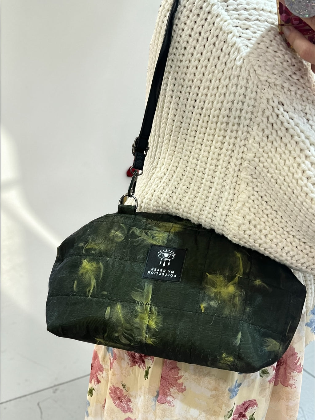 Thalia / True feather medium clutch