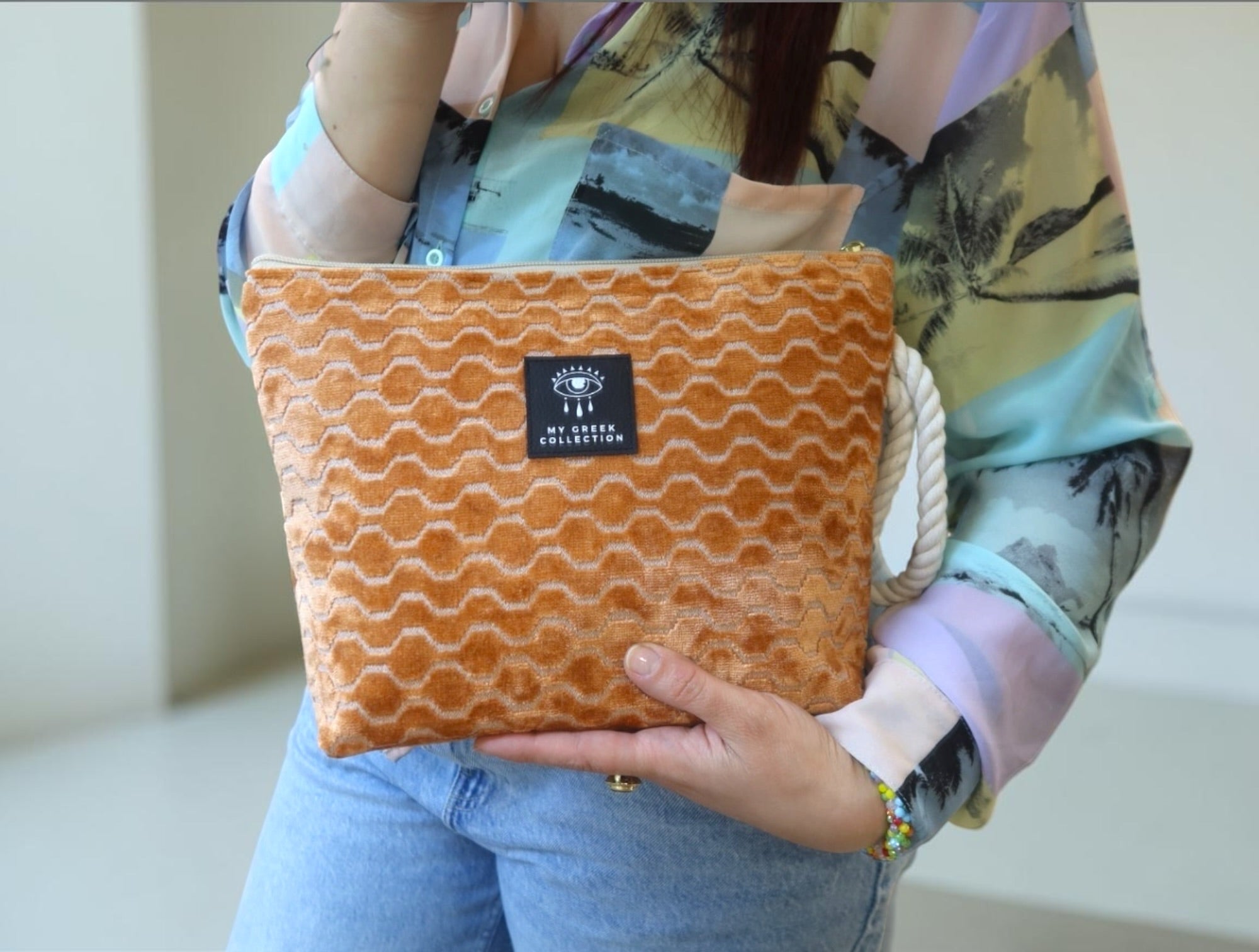 Artemis / The Honeycomb velvet pouch bag