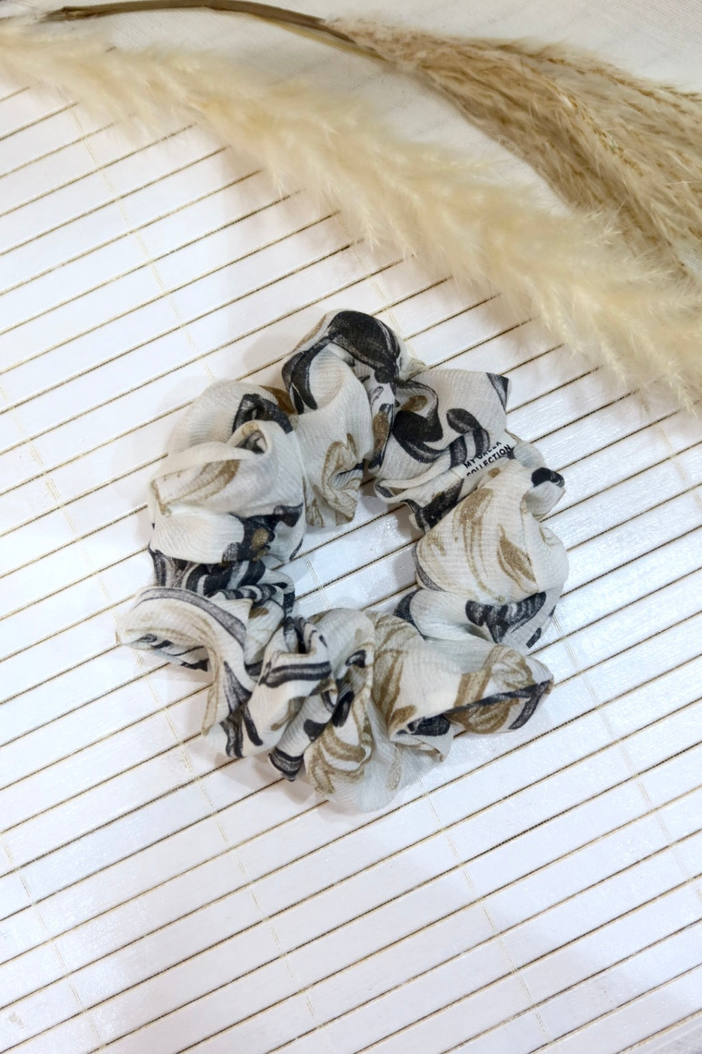 Medium Handmade Scrunchie – 11 cm