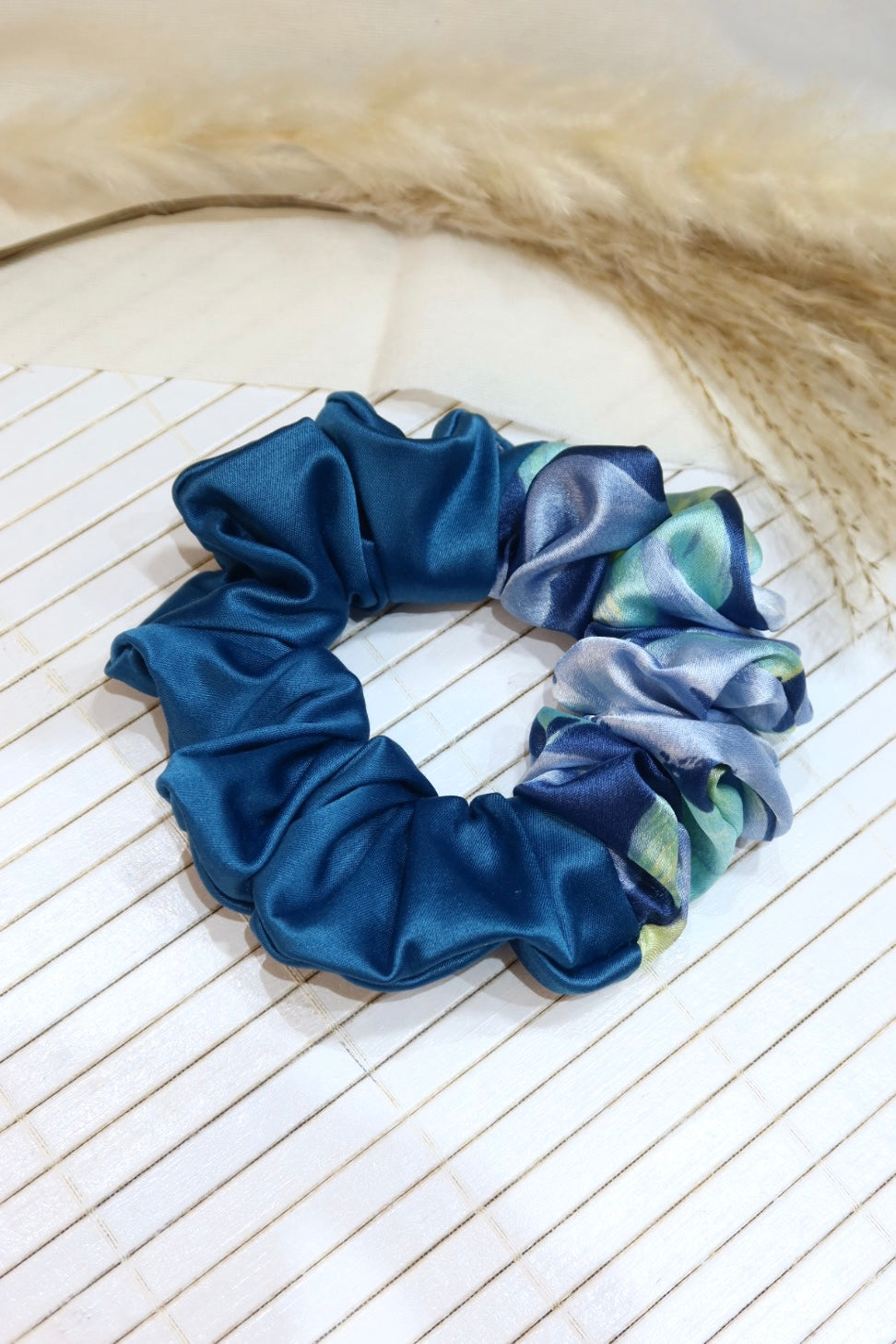 Medium Handmade Scrunchie – 11 cm