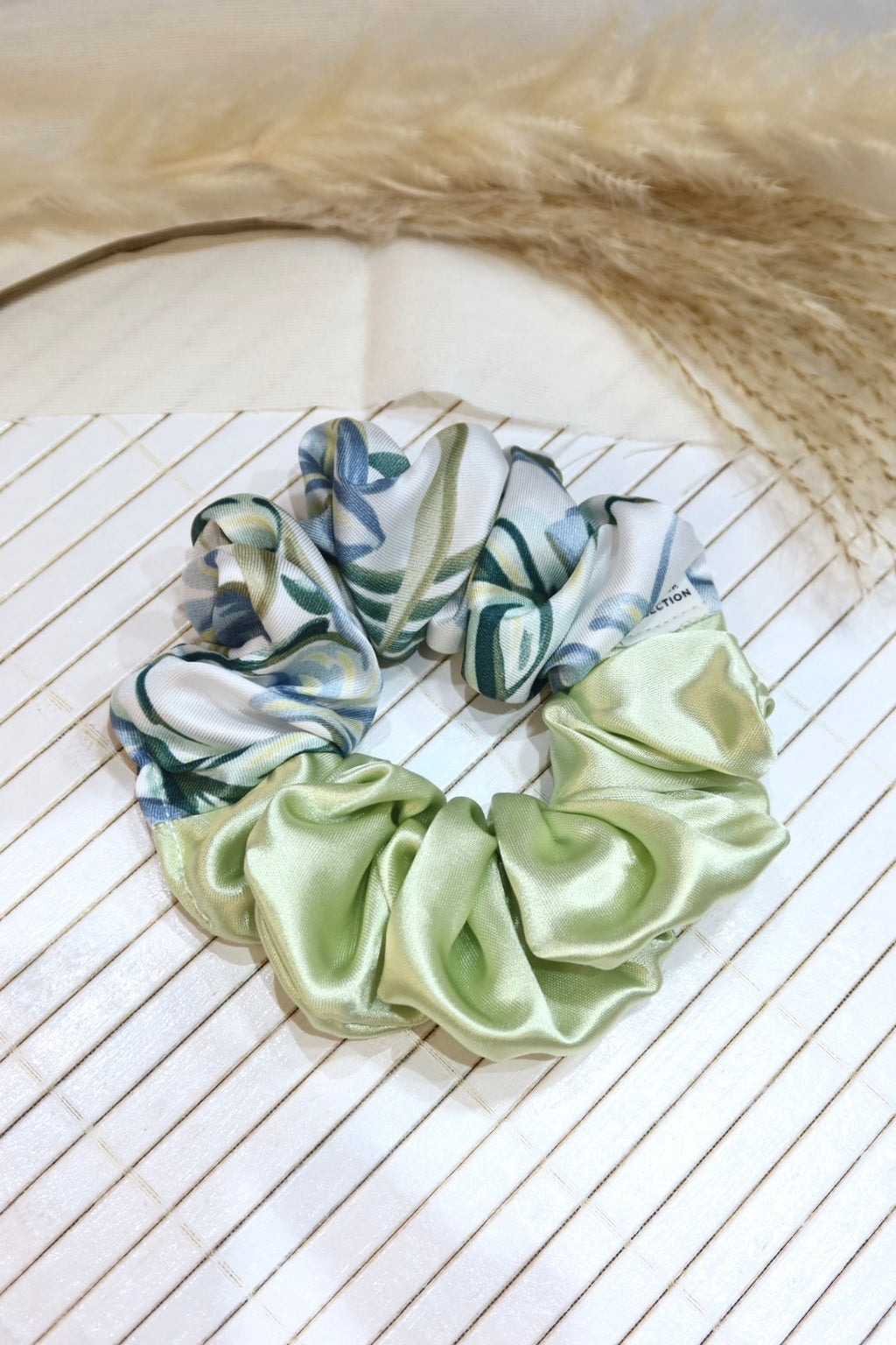 Medium Handmade Scrunchie – 11 cm