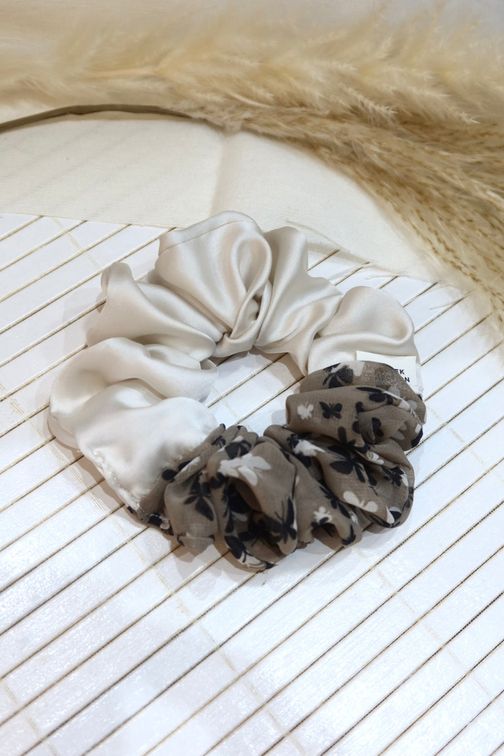 Medium Handmade Scrunchie – 11 cm