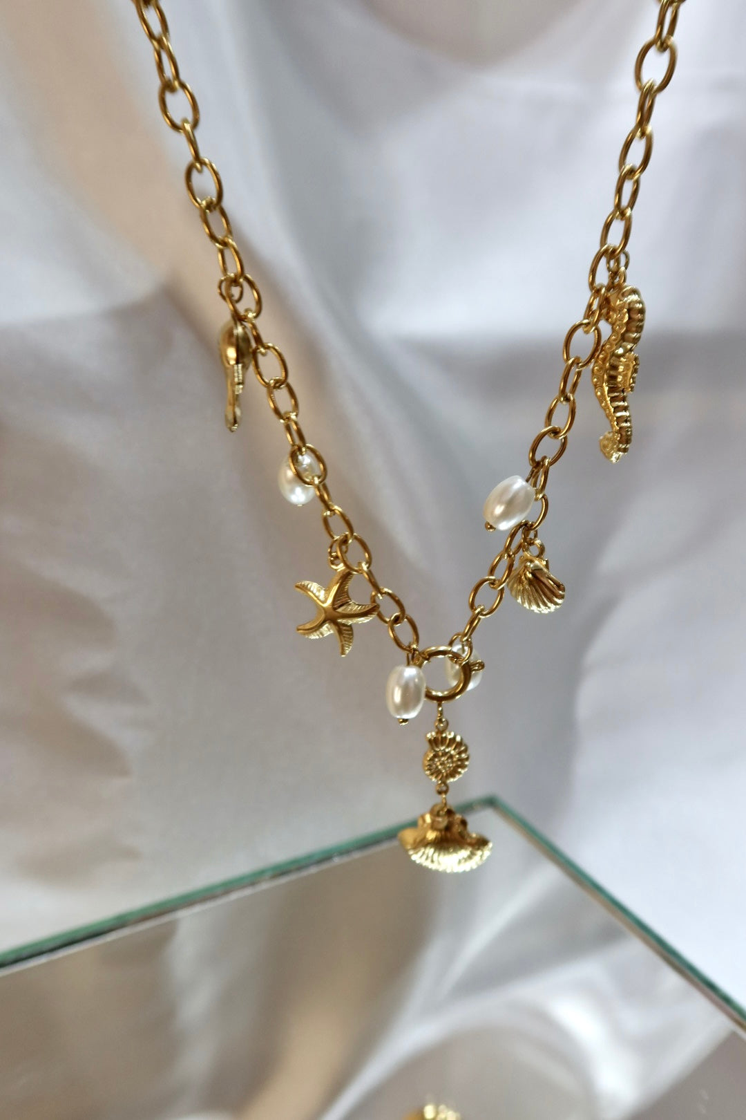 Κολιέ σε χρυσό χρώμα κοχύλι και πέρλα