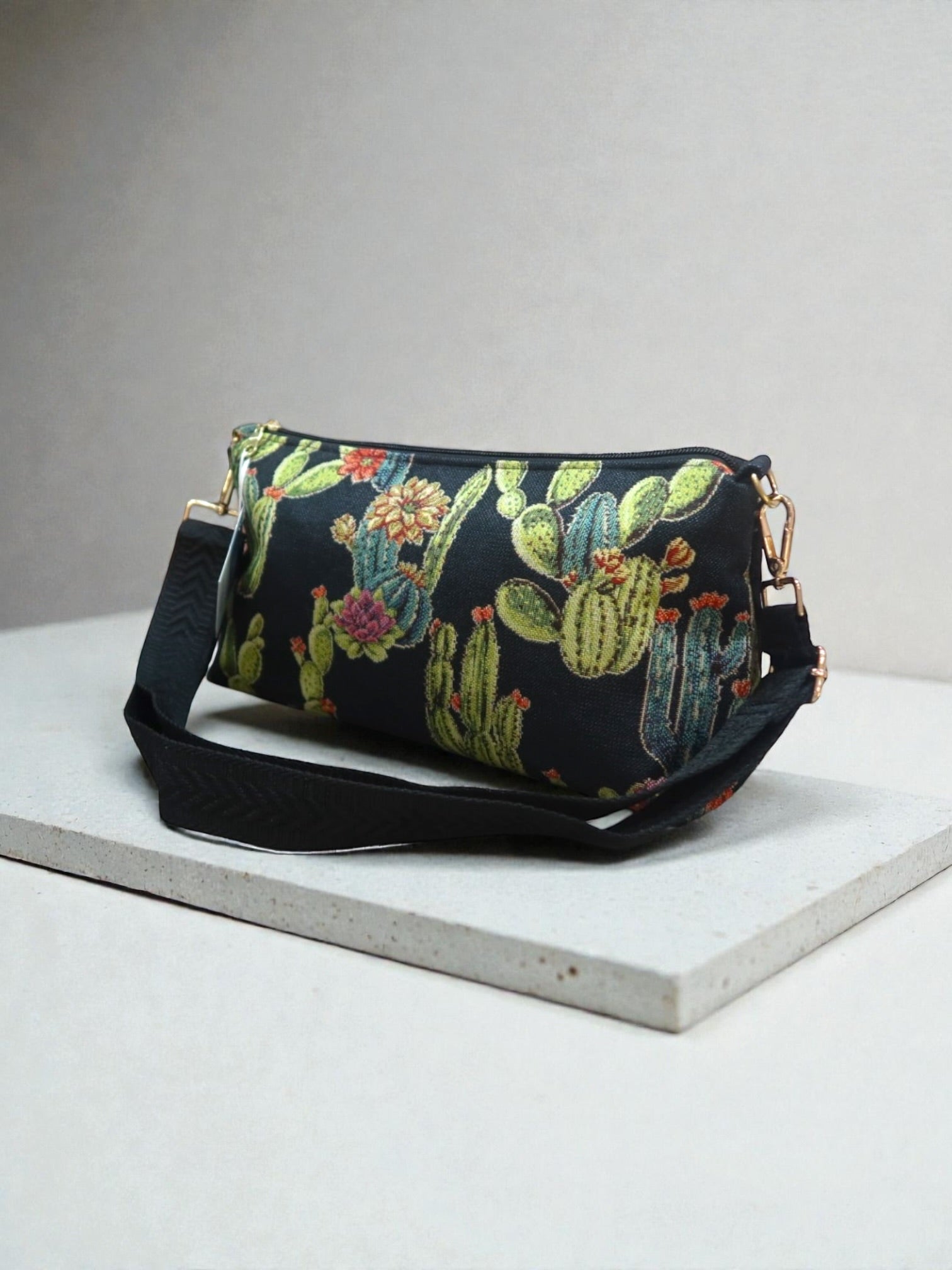 Kallia / cactus baguette bag