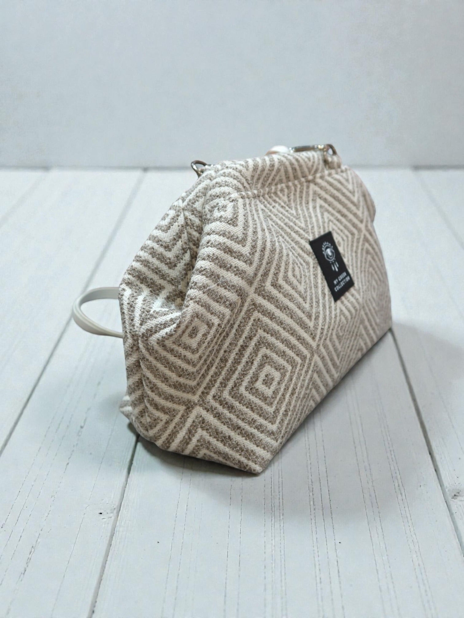 Thalia / Medium diamond beige