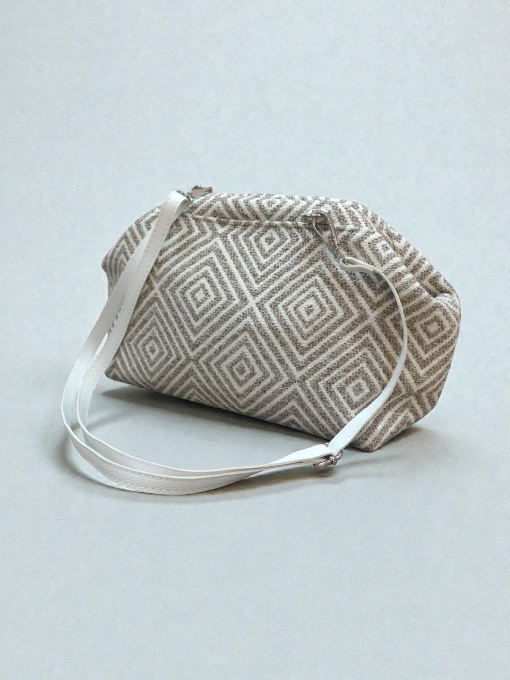 Thalia / Medium diamond beige