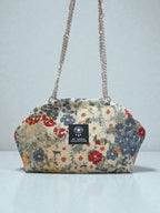 Thalia / Medium frame bag daisies red
