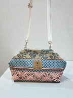 Thalia / Medium frame bag blue pink