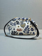 Thalia / Medium frame bag white blue designs