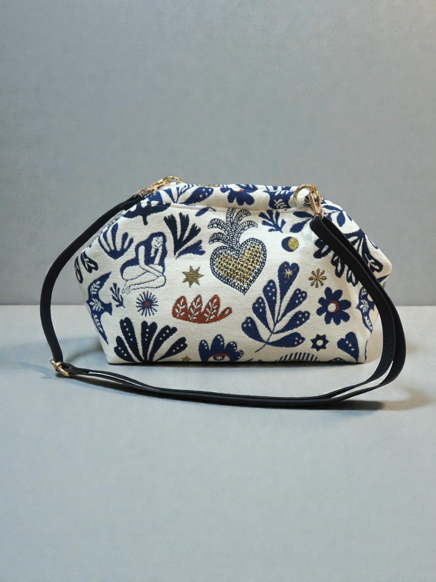 Thalia / Medium frame bag white blue designs