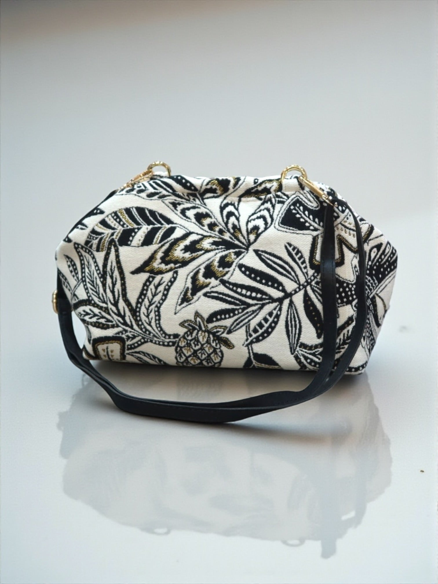 Thalia / Medium frame bag black and white leaves